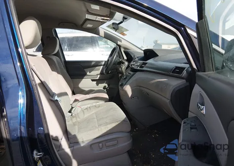 2015 Honda Odyssey Lx z USA, uszkodzony, nr VIN 5FNRL5H26FB124382